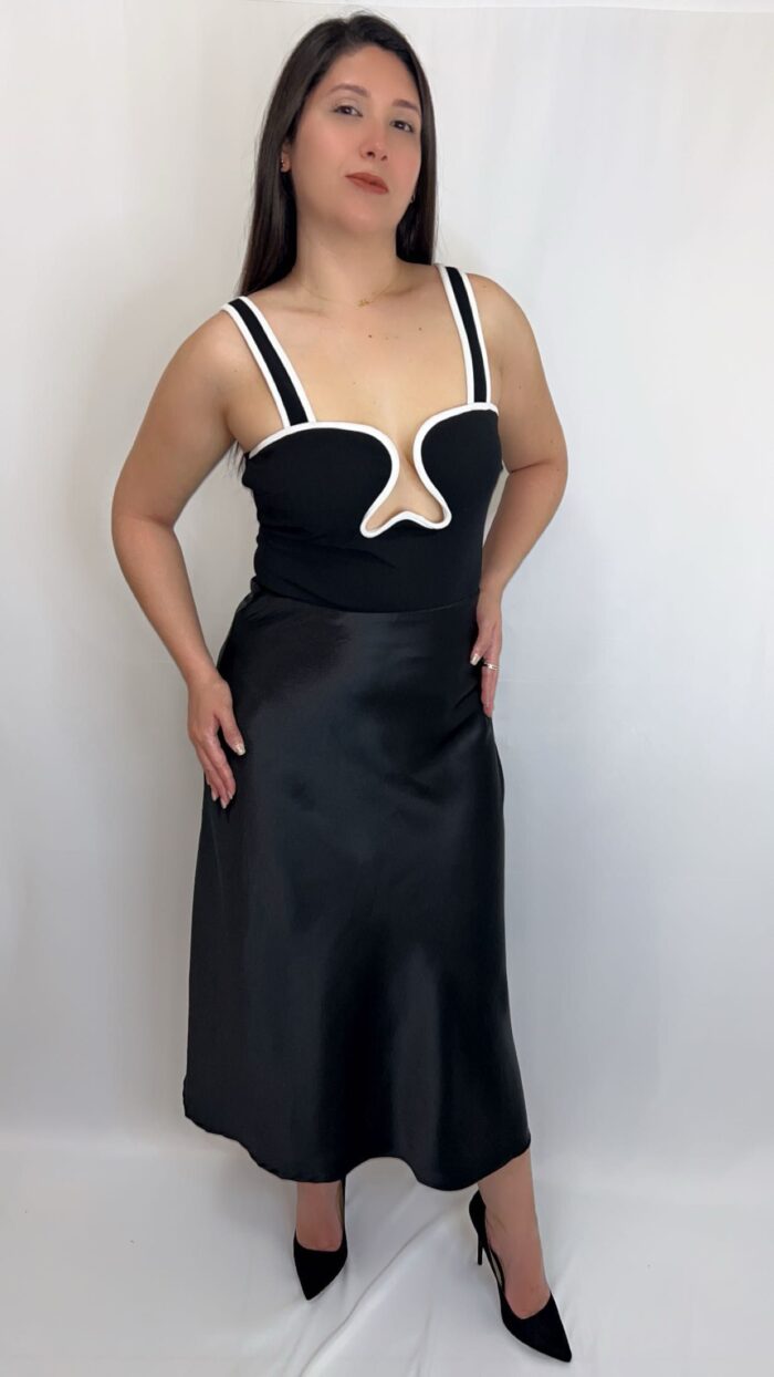 Falda Satinada Negra - Image 4
